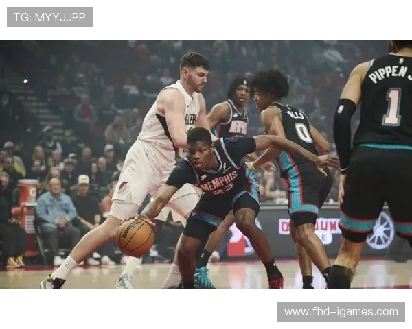 西部季后赛席位争夺白热化：开拓者、快船、勇士三队混战第8-10名